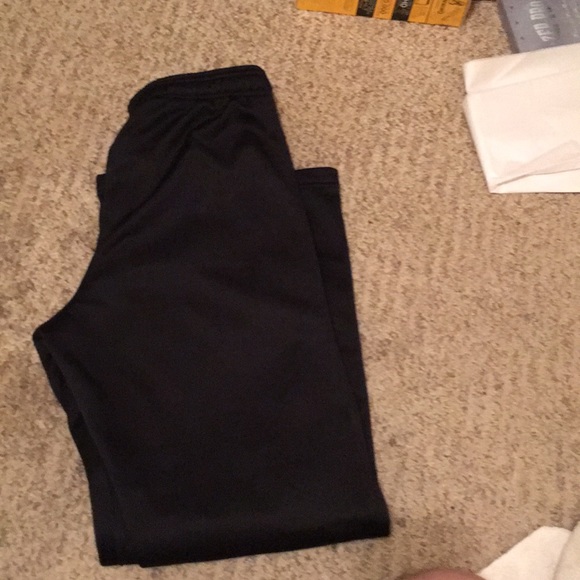 Under Armour Fleece Pants. - Picture 3 of 8